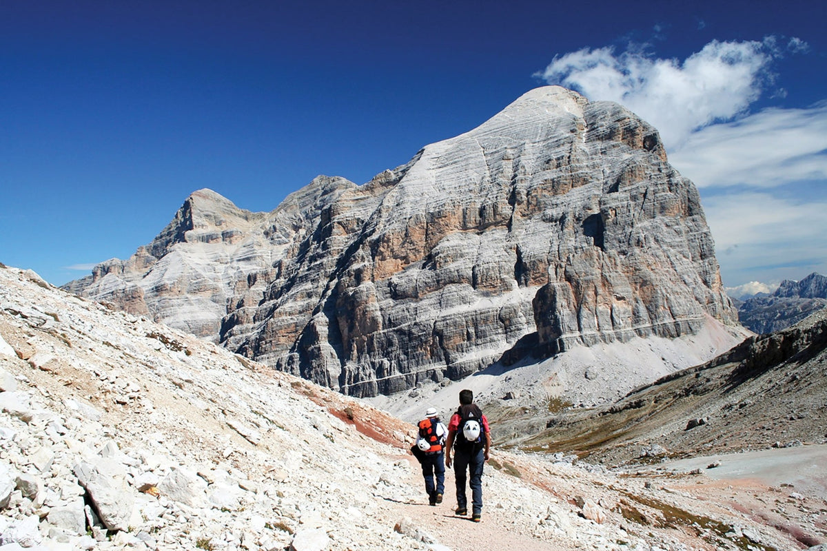 Alta Via 1 - Trekking in the Dolomites (ENG) - DABAI.LV
